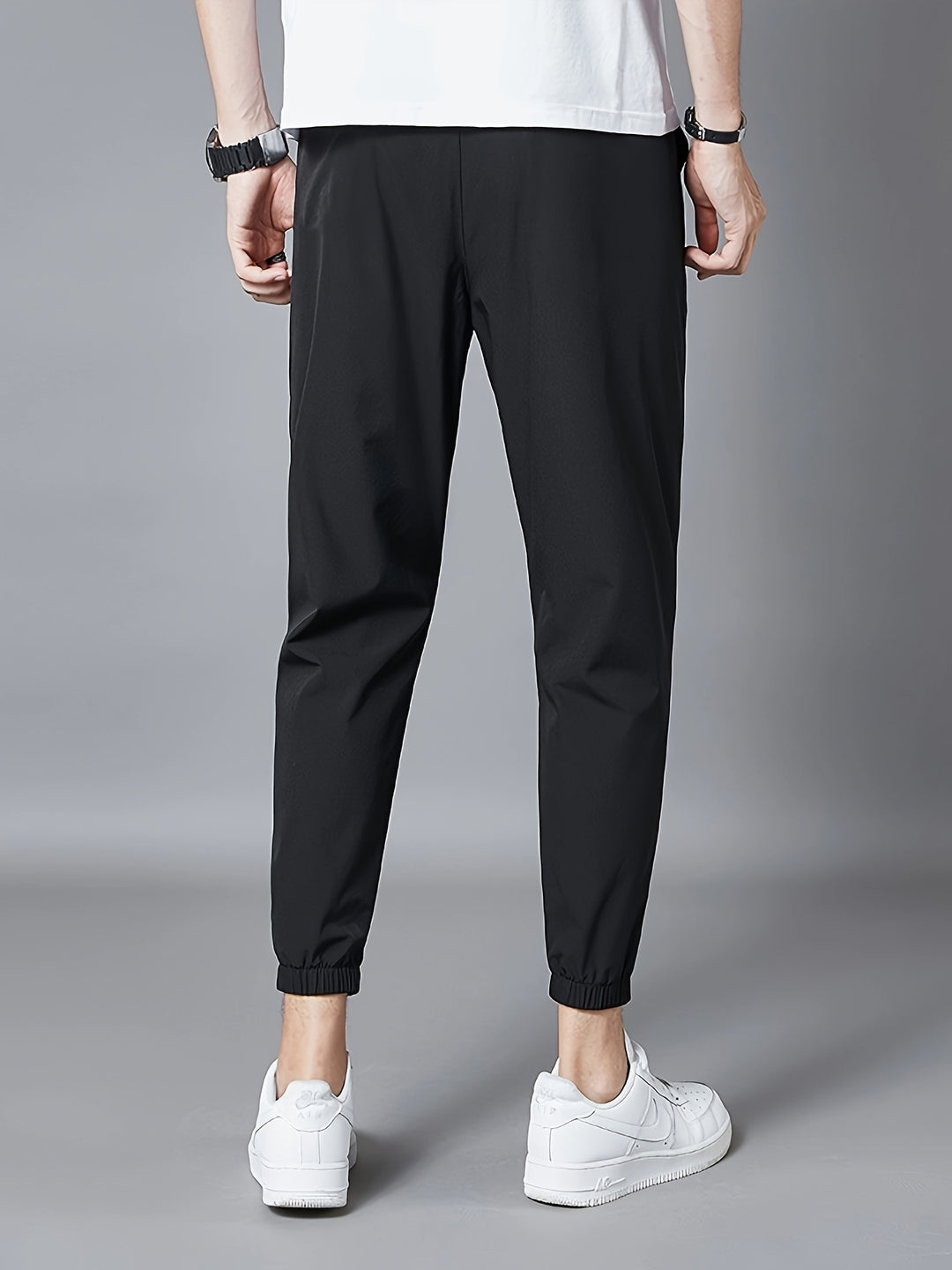 Herren Jogginghose | Minimalistischer Stil & Leichtgewicht | Sommerhose mit Elastischem Bund und Taschen