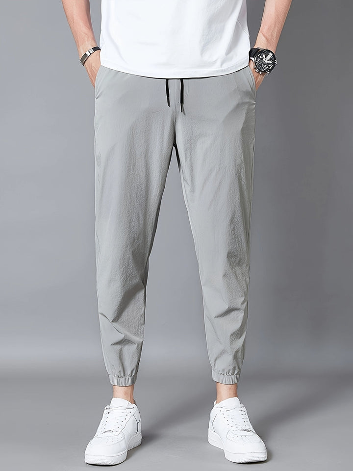 Herren Jogginghose | Minimalistischer Stil & Leichtgewicht | Sommerhose mit Elastischem Bund und Taschen