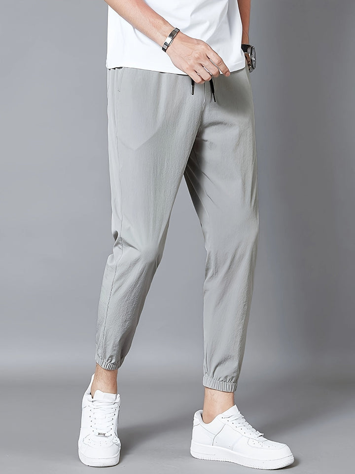 Herren Jogginghose | Minimalistischer Stil & Leichtgewicht | Sommerhose mit Elastischem Bund und Taschen