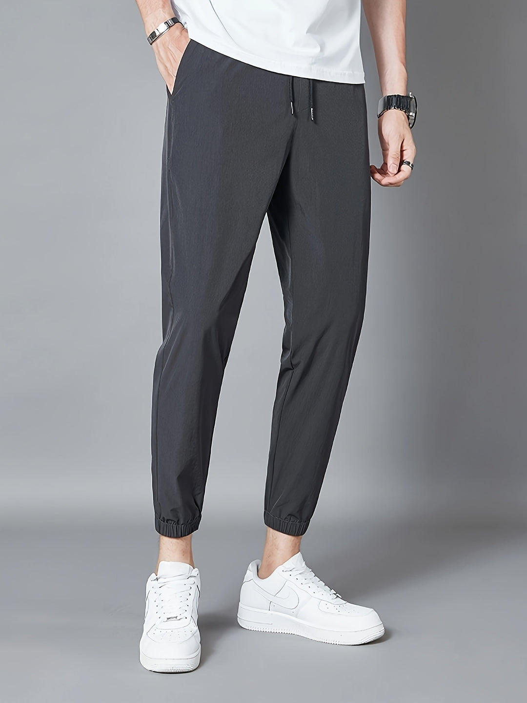Herren Jogginghose | Minimalistischer Stil & Leichtgewicht | Sommerhose mit Elastischem Bund und Taschen