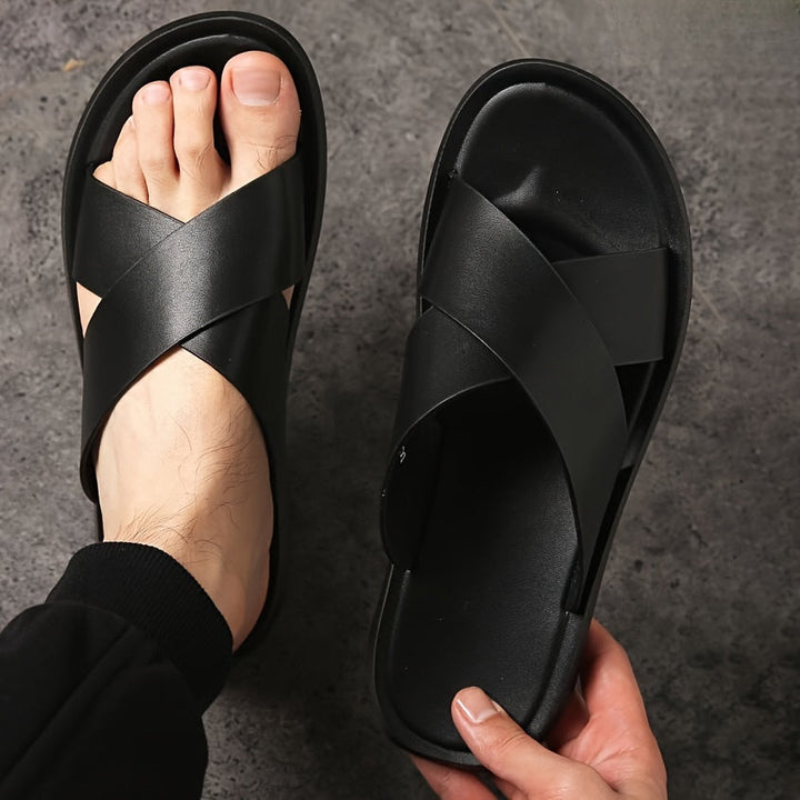 Herren Pantoffeln | Offene Zehen mit Kreuzriemen | PU & Rutschfeste Gummisohle | Leichter Sommerschuh