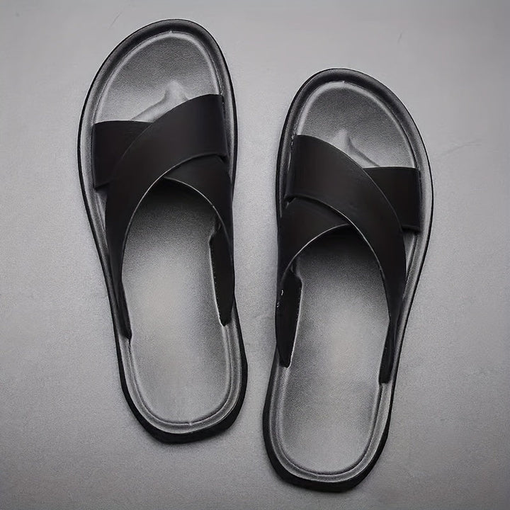 Herren Pantoffeln | Offene Zehen mit Kreuzriemen | PU & Rutschfeste Gummisohle | Leichter Sommerschuh