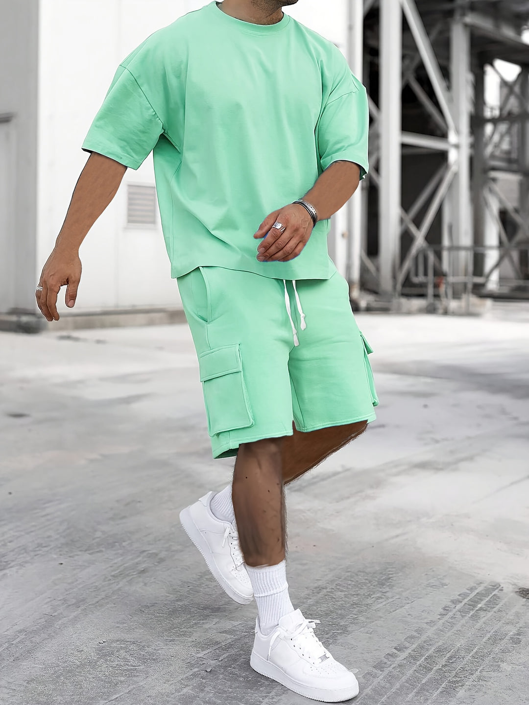 Herren-Set | Trendy & Vielseitig | Bequemes T-Shirt & Cargo-Shorts | Mit Taschen