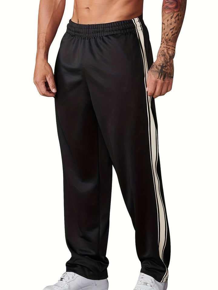 Herren Sporthose | Gebreitet & Leicht | Lockere Passform mit Seitenstreifen | Casual & Training