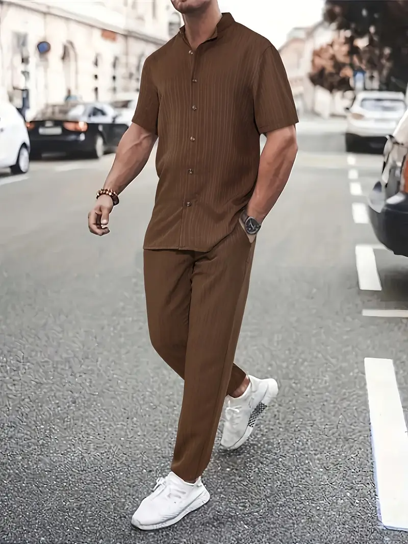 Herrenanzug | Modern & Stilvoll | Texturiertes Wellenmuster | Kurze Ärmel & Lange Hose