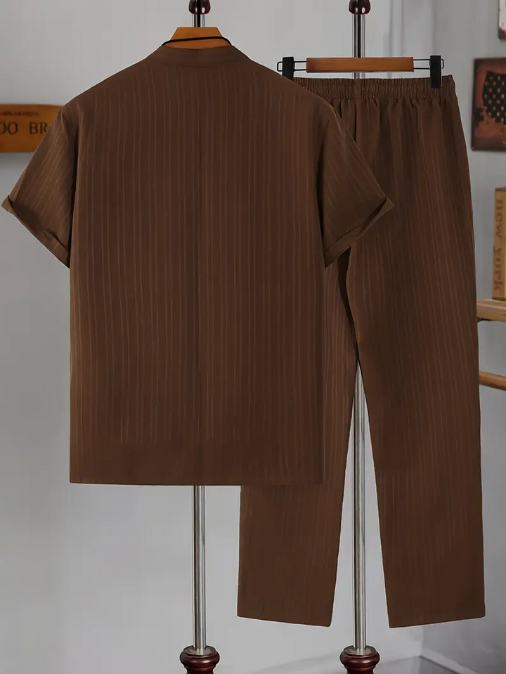 Herrenanzug | Modern & Stilvoll | Texturiertes Wellenmuster | Kurze Ärmel & Lange Hose