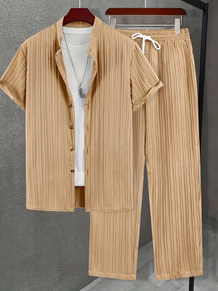 Herrenanzug | Modern & Stilvoll | Texturiertes Wellenmuster | Kurze Ärmel & Lange Hose