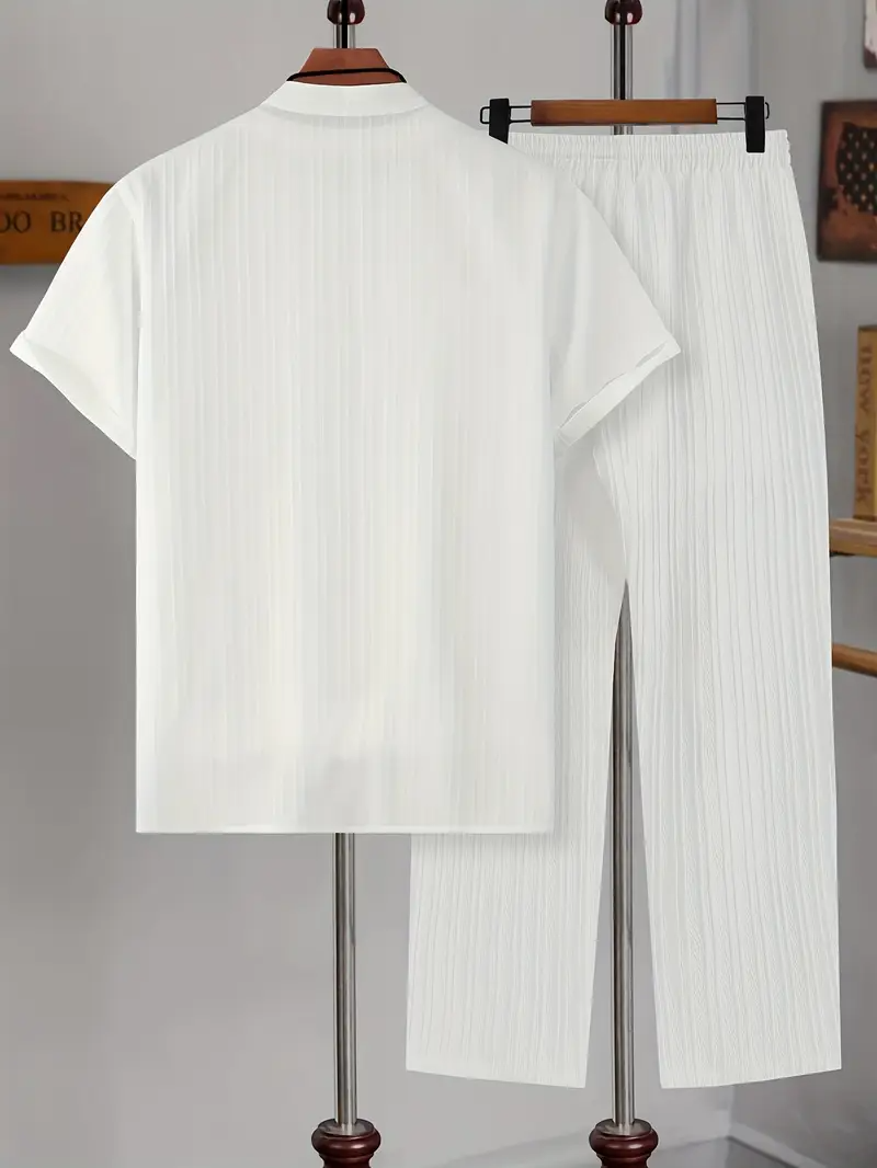 Herrenanzug | Modern & Stilvoll | Texturiertes Wellenmuster | Kurze Ärmel & Lange Hose